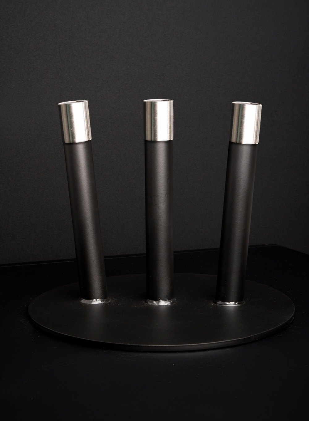 Трьохріжкова підставка для кабінетного прапора Трьохріжкова підставка для кабінетного прапора