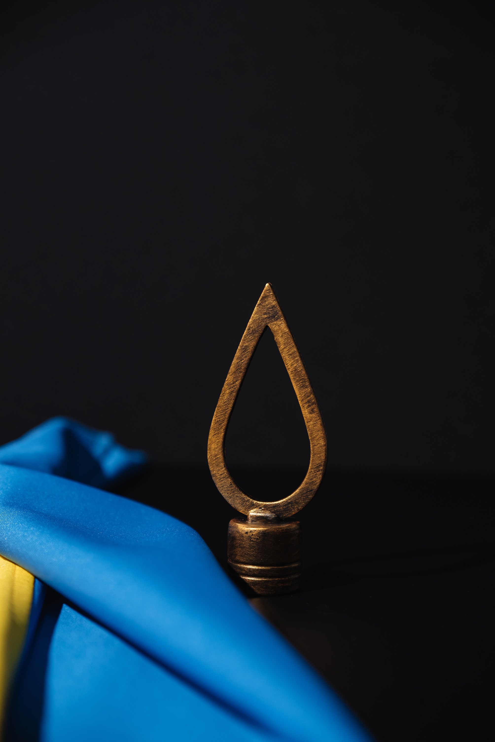 Дворіжкова підставка для кабінетного прапора Дворіжкова підставка для кабінетного прапора