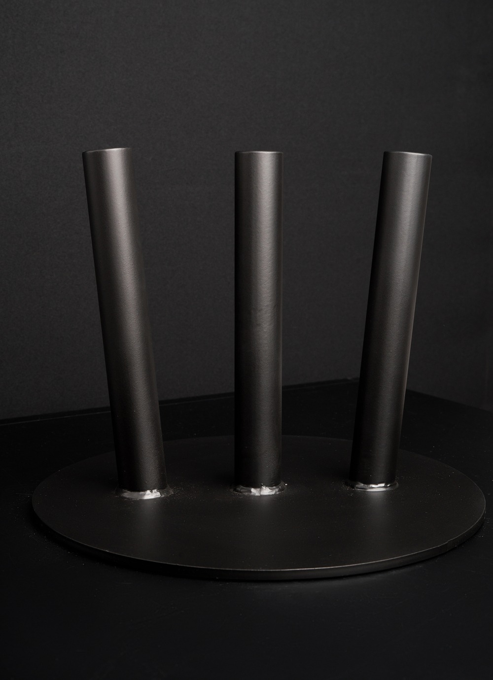 Трьохріжкова підставка для кабінетного прапора Трьохріжкова підставка для кабінетного прапора