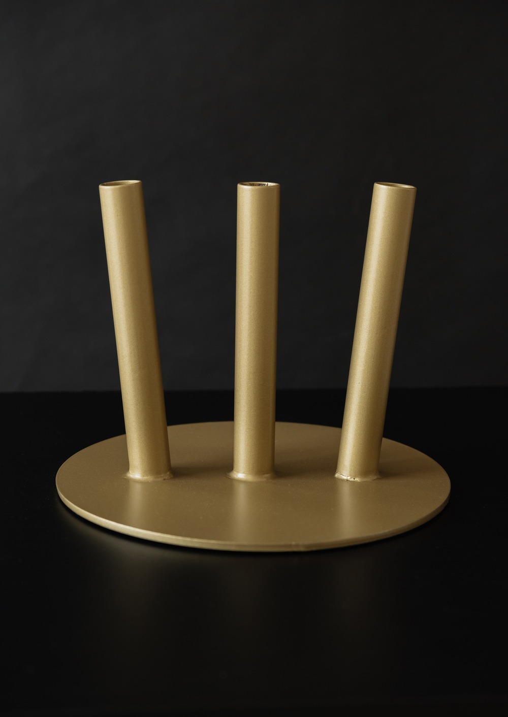 Трьохріжкова підставка для кабінетного прапора Трьохріжкова підставка для кабінетного прапора