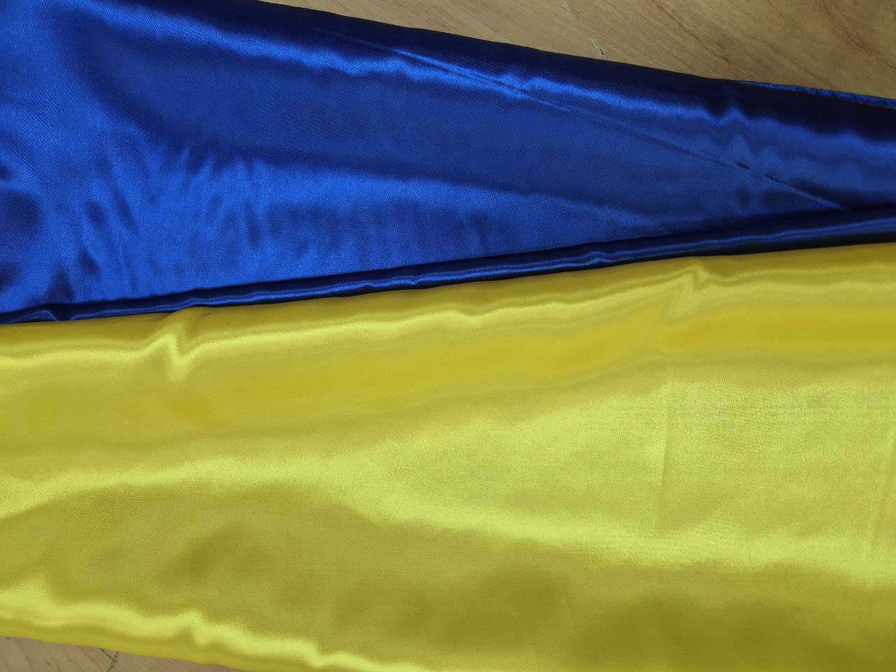Прапор України поховальний, 2400х1600 мм, атлас Прапор України поховальний, 2400х1600 мм, атлас